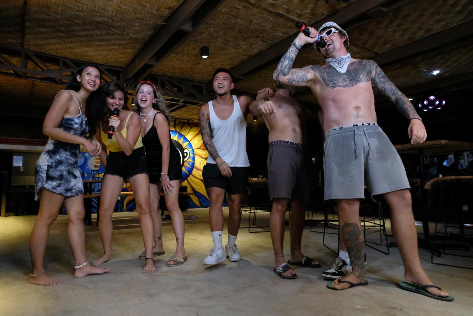 Mad Monkey Siquijor Vandrarhem Exteriör bild